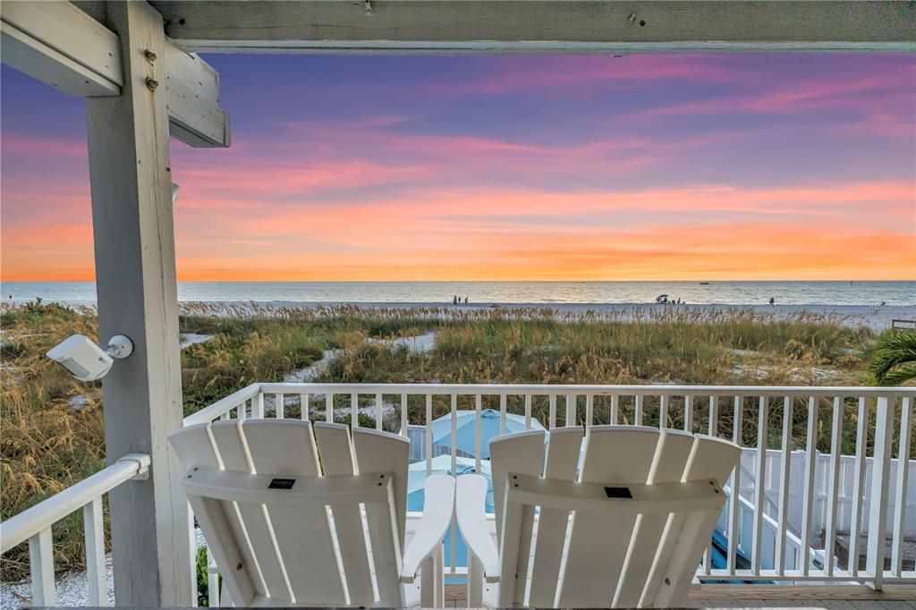 Active With Contract: $1,375,000 (3 beds, 3 baths, 1510 Square Feet)