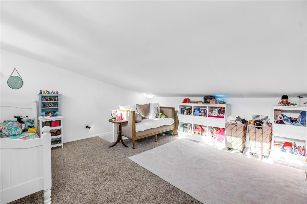 Active With Contract: $1,375,000 (3 beds, 3 baths, 1510 Square Feet)