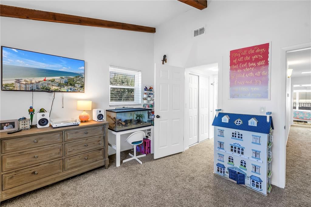 Active With Contract: $1,375,000 (3 beds, 3 baths, 1510 Square Feet)