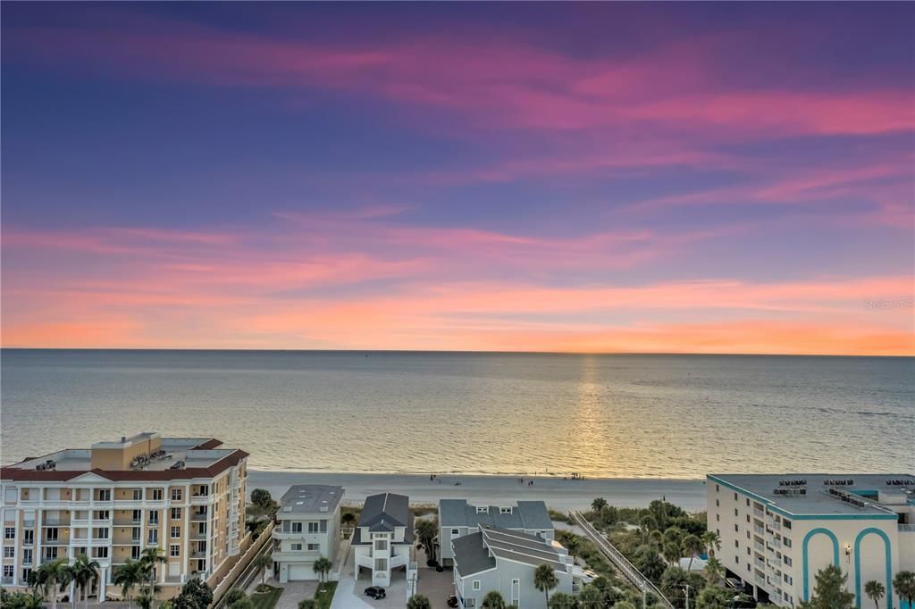 Active With Contract: $1,375,000 (3 beds, 3 baths, 1510 Square Feet)