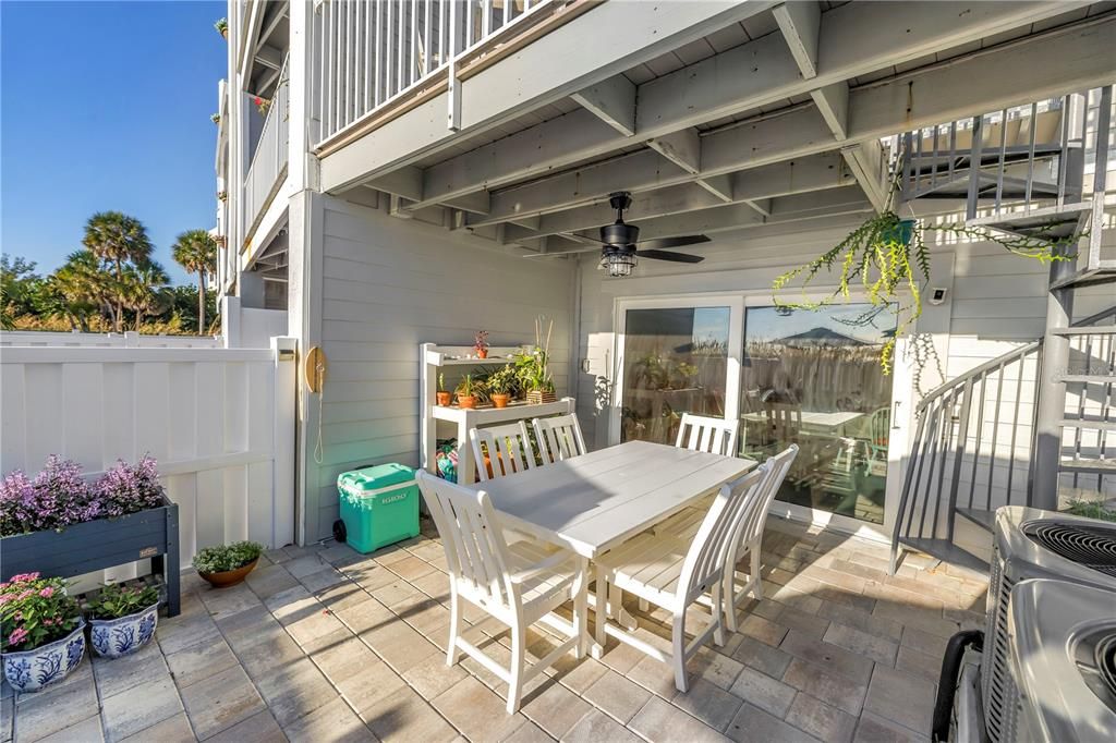 Active With Contract: $1,375,000 (3 beds, 3 baths, 1510 Square Feet)