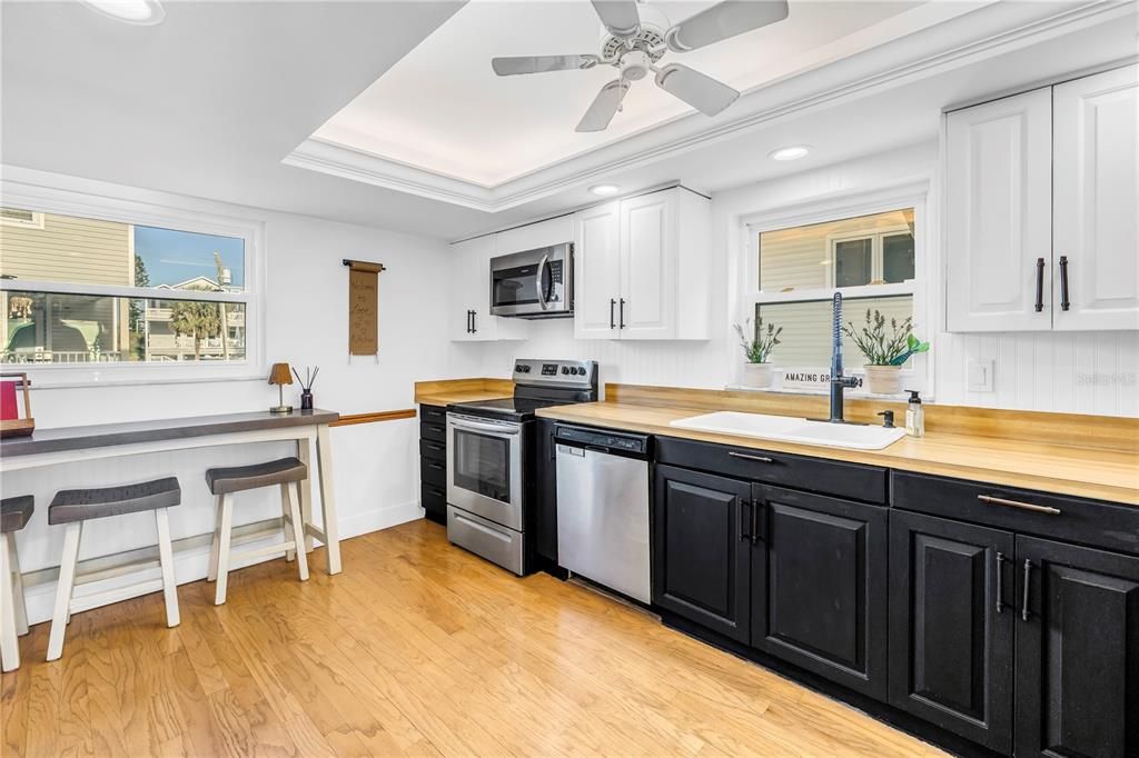 Active With Contract: $1,375,000 (3 beds, 3 baths, 1510 Square Feet)