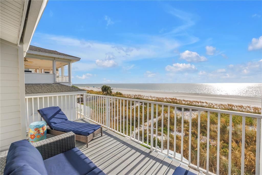 Active With Contract: $1,375,000 (3 beds, 3 baths, 1510 Square Feet)