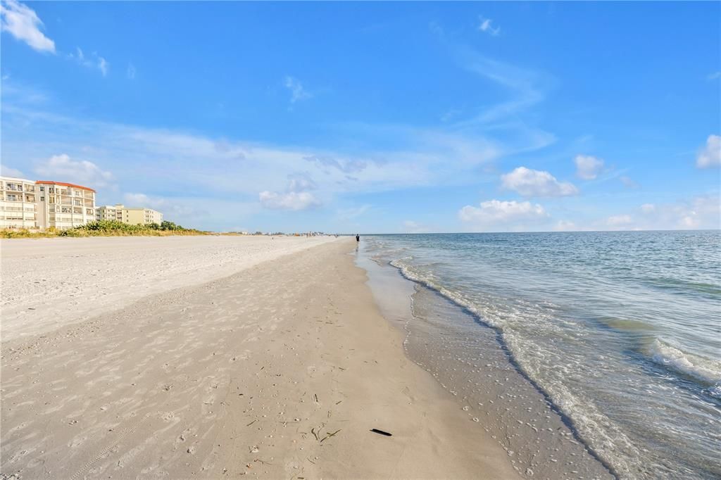 Active With Contract: $1,375,000 (3 beds, 3 baths, 1510 Square Feet)