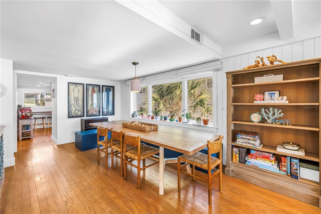 Active With Contract: $1,375,000 (3 beds, 3 baths, 1510 Square Feet)