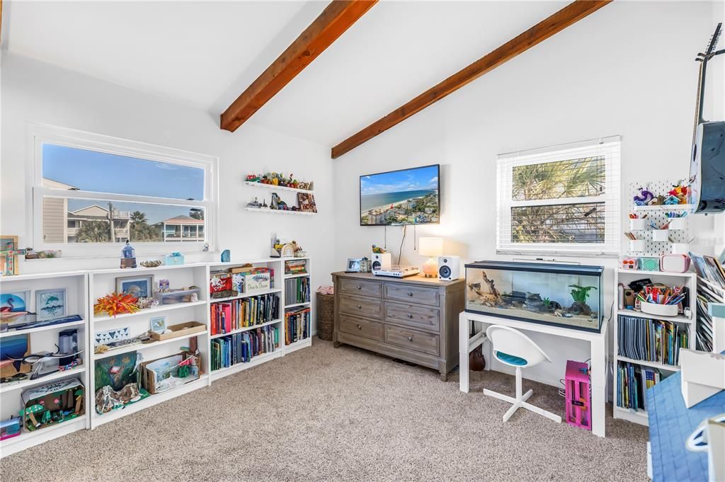 Active With Contract: $1,375,000 (3 beds, 3 baths, 1510 Square Feet)