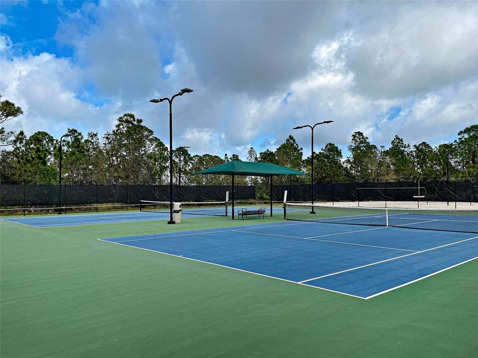 Activo con contrato: $578,500 (4 camas, 3 baños, 2430 Pies cuadrados)