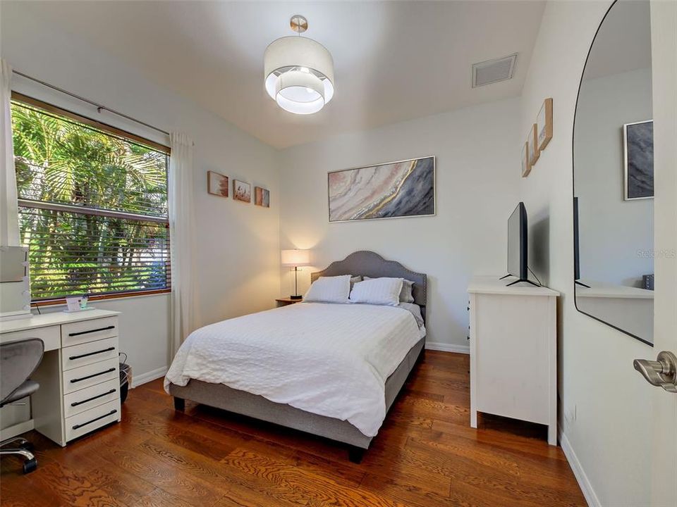 Activo con contrato: $578,500 (4 camas, 3 baños, 2430 Pies cuadrados)