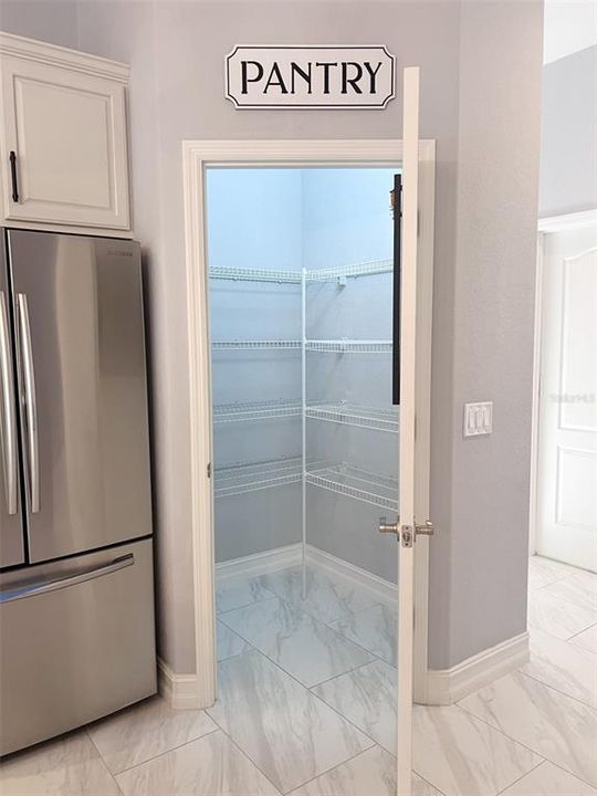 Activo con contrato: $578,500 (4 camas, 3 baños, 2430 Pies cuadrados)