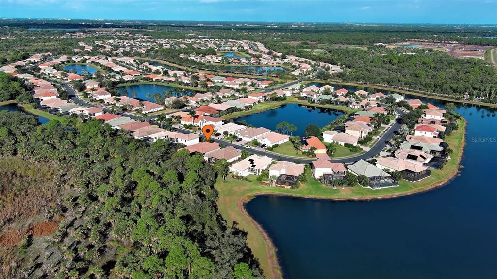 Activo con contrato: $578,500 (4 camas, 3 baños, 2430 Pies cuadrados)