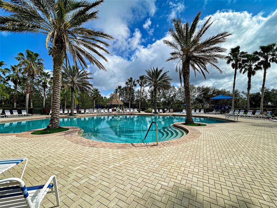 Activo con contrato: $578,500 (4 camas, 3 baños, 2430 Pies cuadrados)