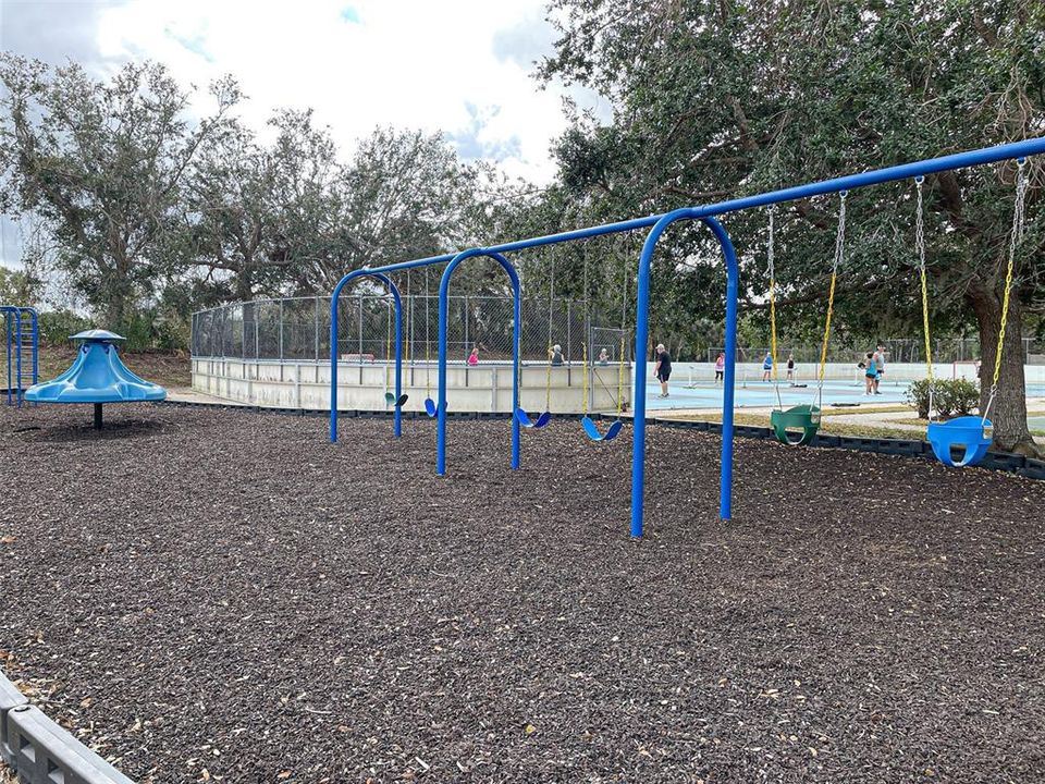 Activo con contrato: $578,500 (4 camas, 3 baños, 2430 Pies cuadrados)