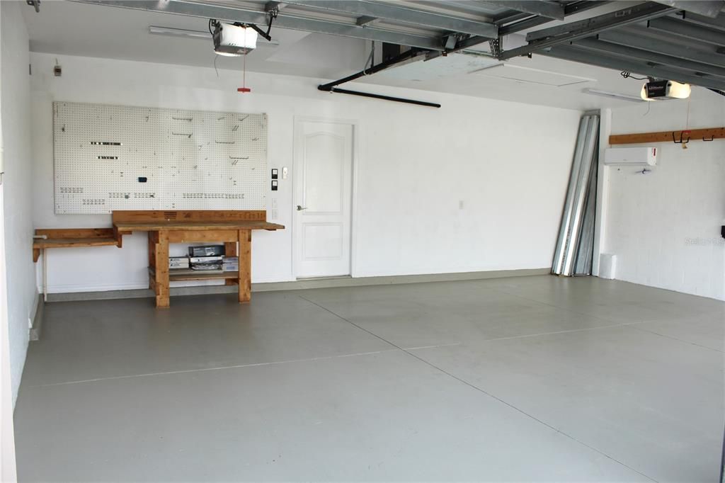 Activo con contrato: $578,500 (4 camas, 3 baños, 2430 Pies cuadrados)