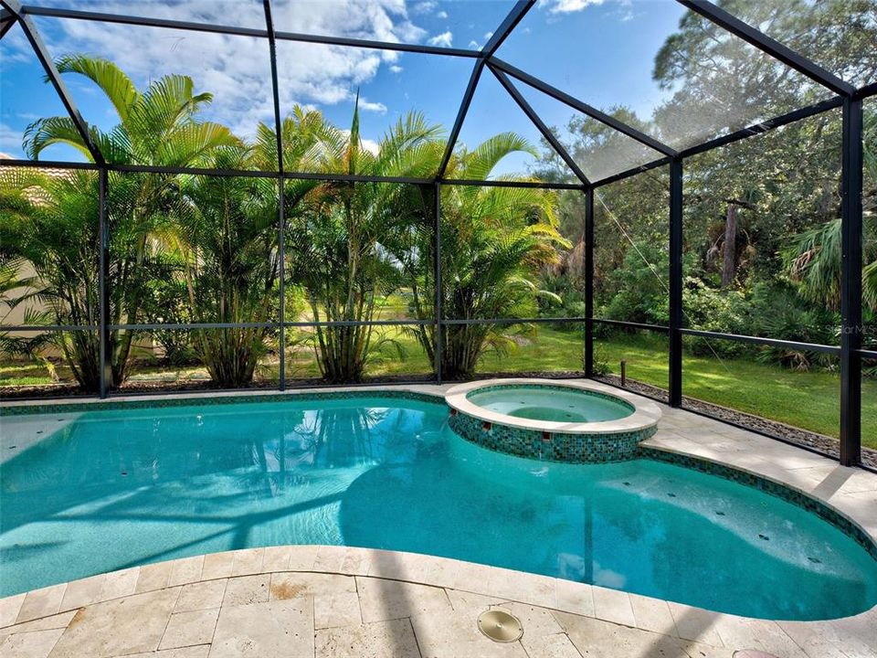 Activo con contrato: $578,500 (4 camas, 3 baños, 2430 Pies cuadrados)