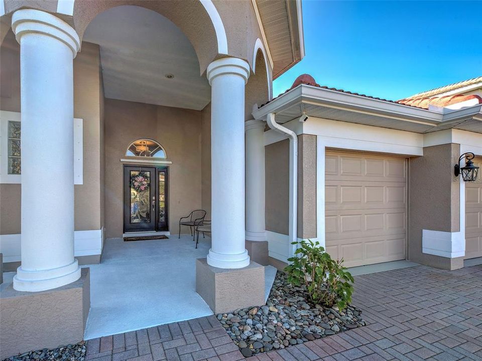 Activo con contrato: $578,500 (4 camas, 3 baños, 2430 Pies cuadrados)