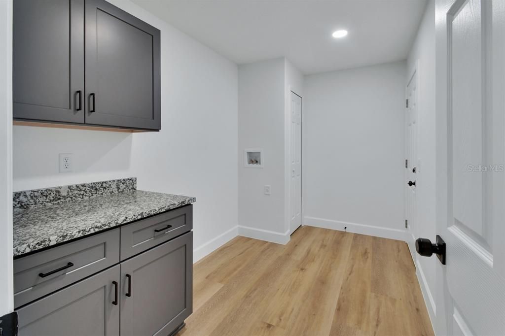 For Sale: $299,900 (3 beds, 2 baths, 1208 Square Feet)