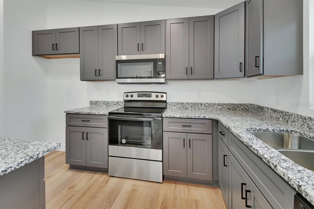 For Sale: $299,900 (3 beds, 2 baths, 1208 Square Feet)