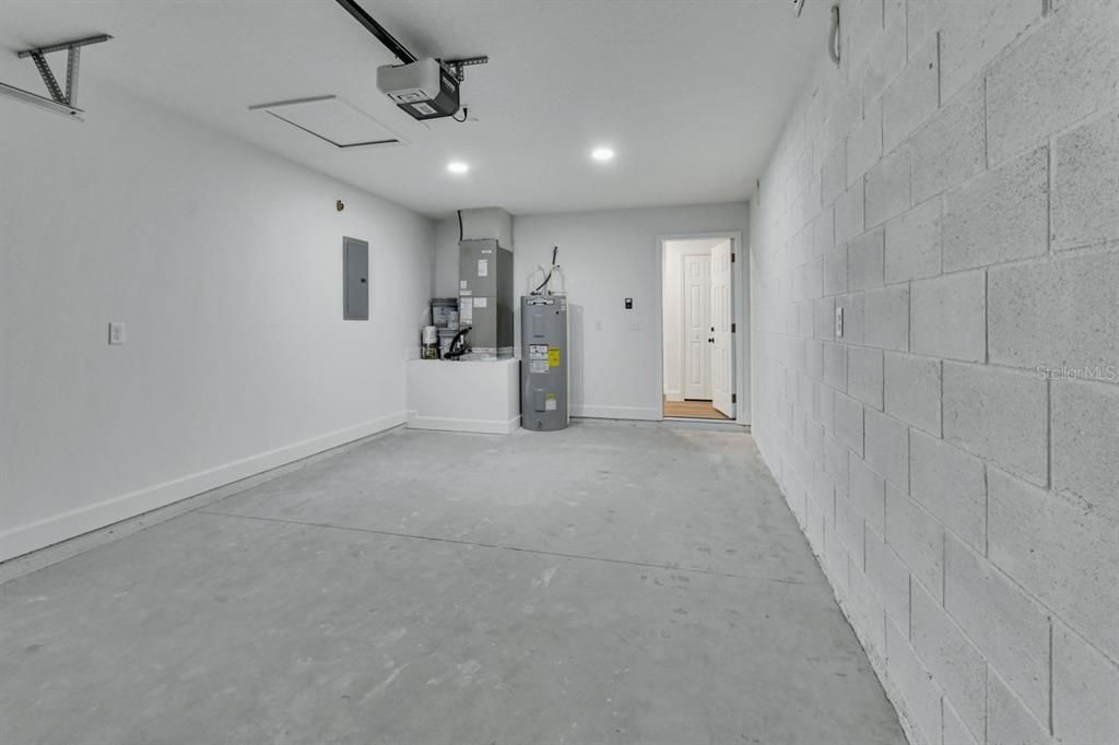 For Sale: $299,900 (3 beds, 2 baths, 1208 Square Feet)