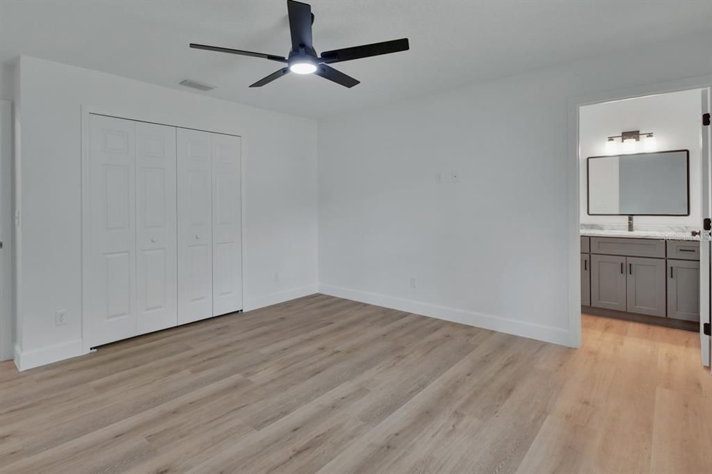 For Sale: $299,900 (3 beds, 2 baths, 1208 Square Feet)