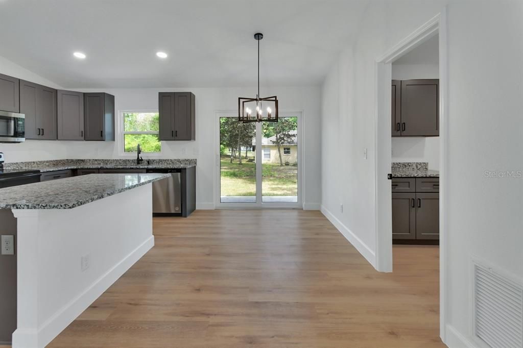 For Sale: $299,900 (3 beds, 2 baths, 1208 Square Feet)