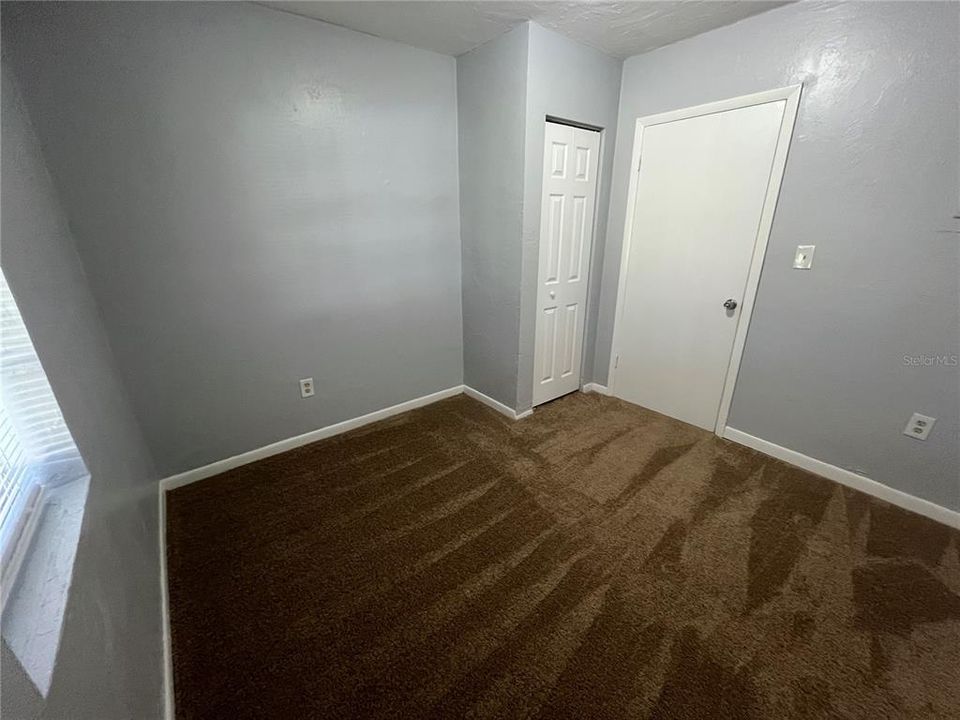 For Rent: $1,300 (3 beds, 1 baths, 1041 Square Feet)