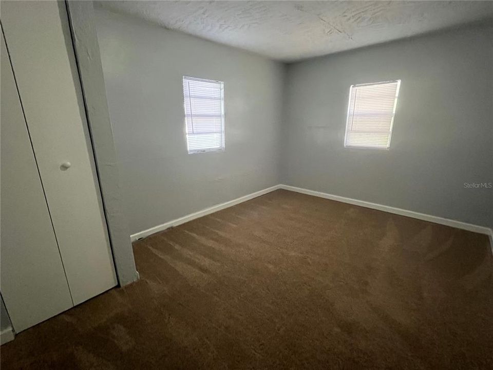 For Rent: $1,300 (3 beds, 1 baths, 1041 Square Feet)