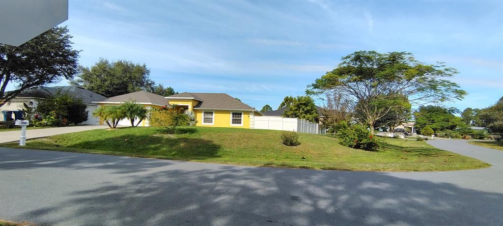 For Sale: $375,000 (4 beds, 2 baths, 1754 Square Feet)