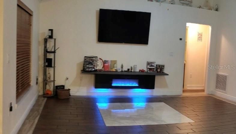 For Sale: $375,000 (4 beds, 2 baths, 1754 Square Feet)