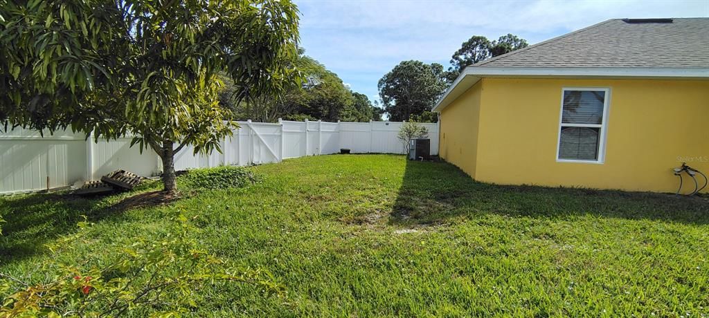 For Sale: $375,000 (4 beds, 2 baths, 1754 Square Feet)