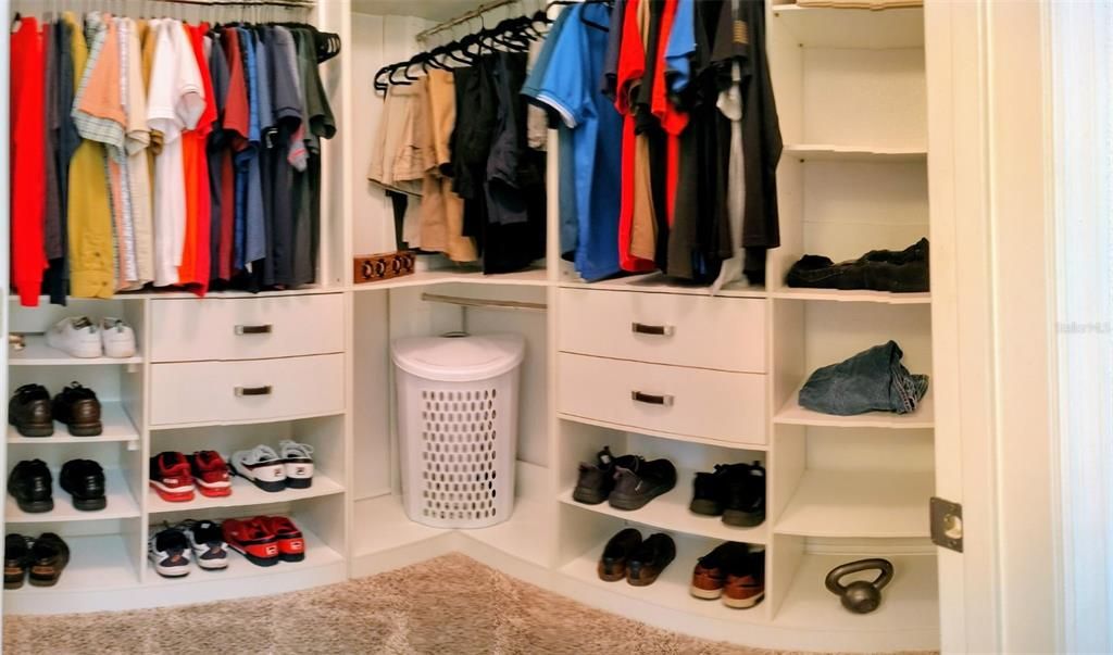 For Sale: $375,000 (4 beds, 2 baths, 1754 Square Feet)