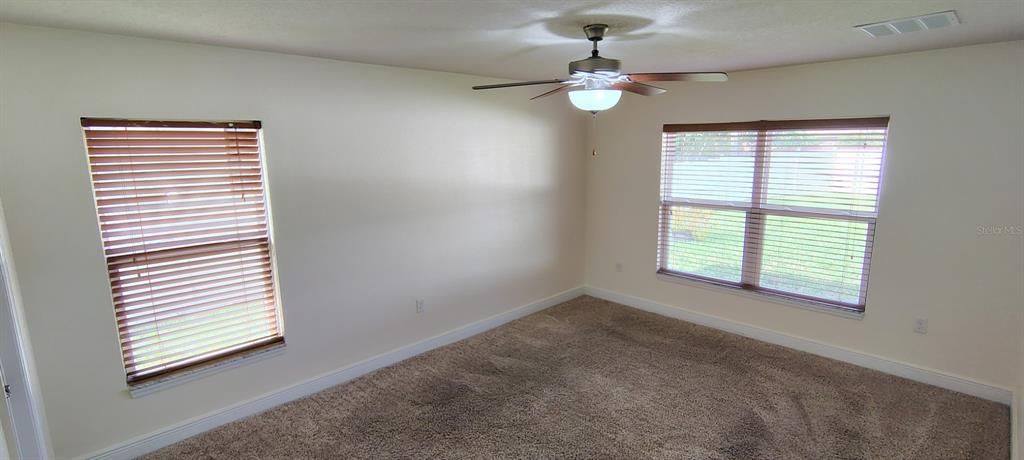 For Sale: $375,000 (4 beds, 2 baths, 1754 Square Feet)