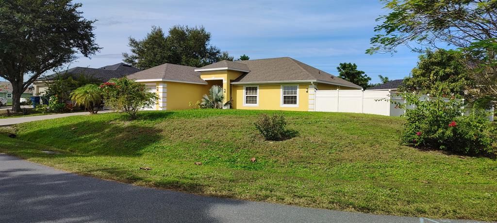 For Sale: $375,000 (4 beds, 2 baths, 1754 Square Feet)