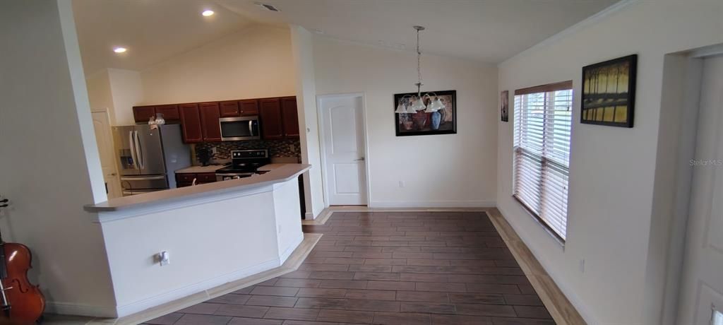 For Sale: $375,000 (4 beds, 2 baths, 1754 Square Feet)