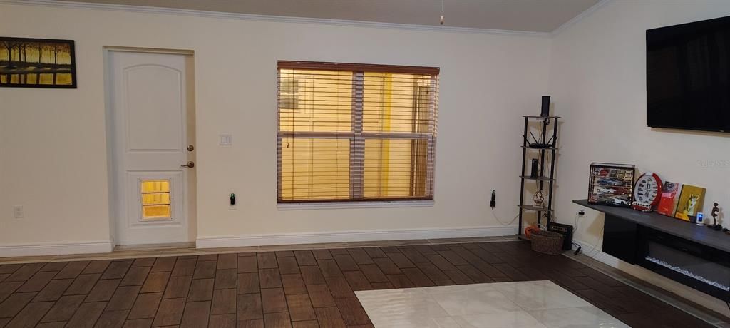 For Sale: $375,000 (4 beds, 2 baths, 1754 Square Feet)