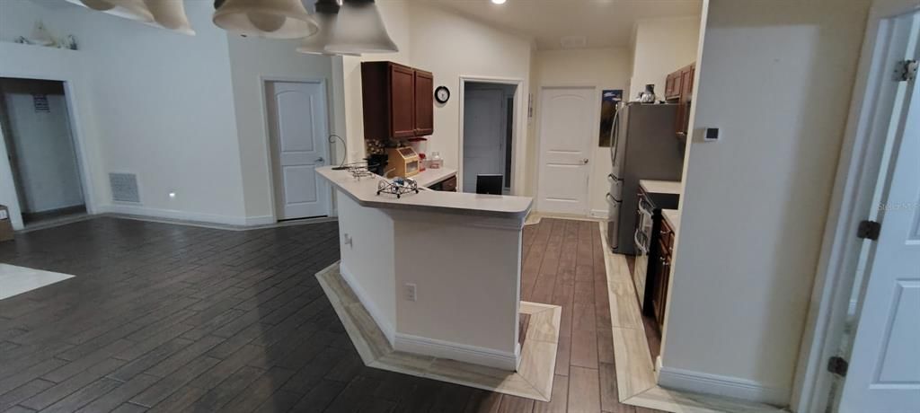 For Sale: $375,000 (4 beds, 2 baths, 1754 Square Feet)