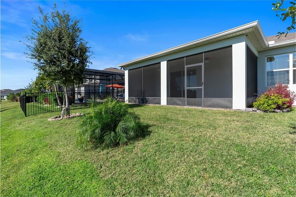 Active With Contract: $551,000 (3 beds, 2 baths, 2224 Square Feet)