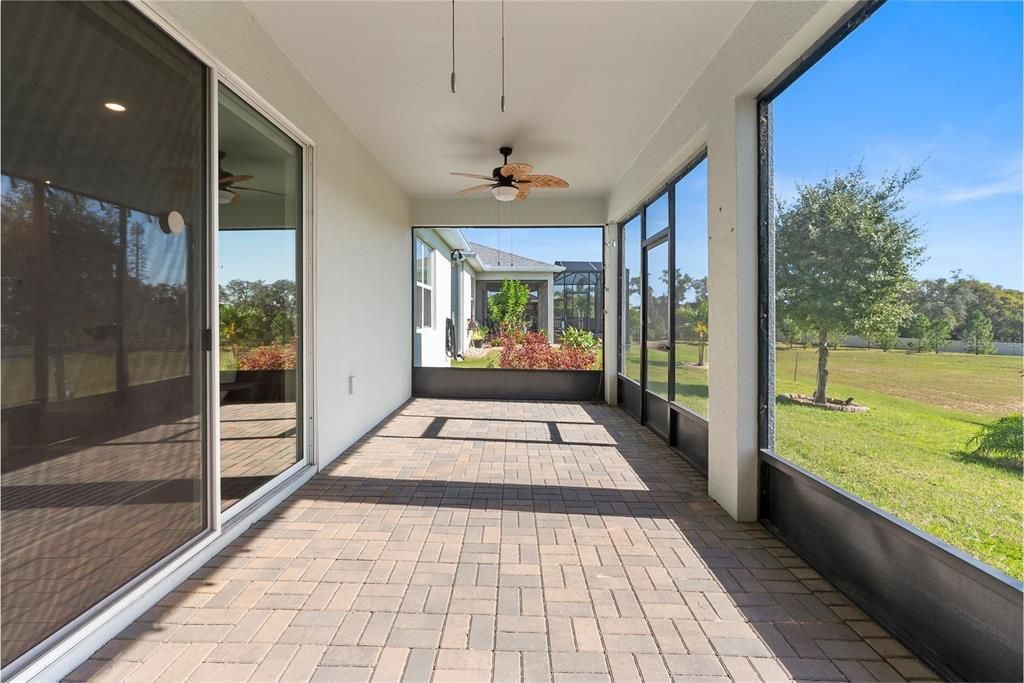 Active With Contract: $551,000 (3 beds, 2 baths, 2224 Square Feet)