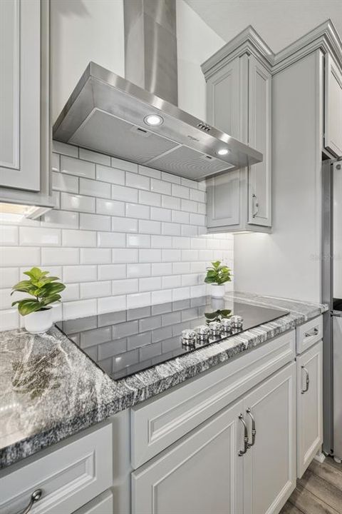 Active With Contract: $551,000 (3 beds, 2 baths, 2224 Square Feet)