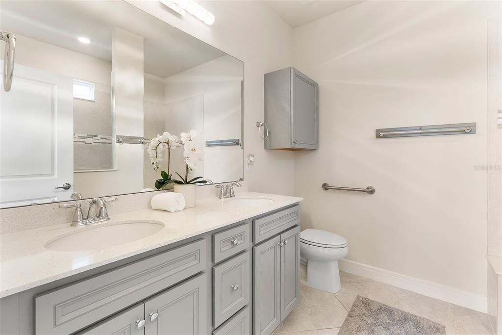 Active With Contract: $551,000 (3 beds, 2 baths, 2224 Square Feet)