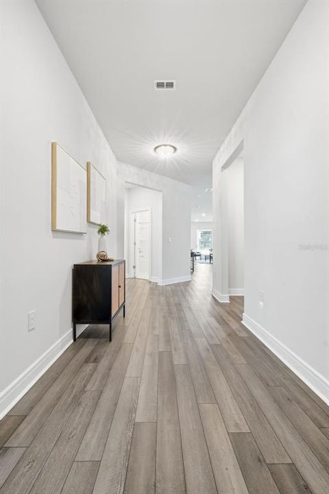 Active With Contract: $551,000 (3 beds, 2 baths, 2224 Square Feet)