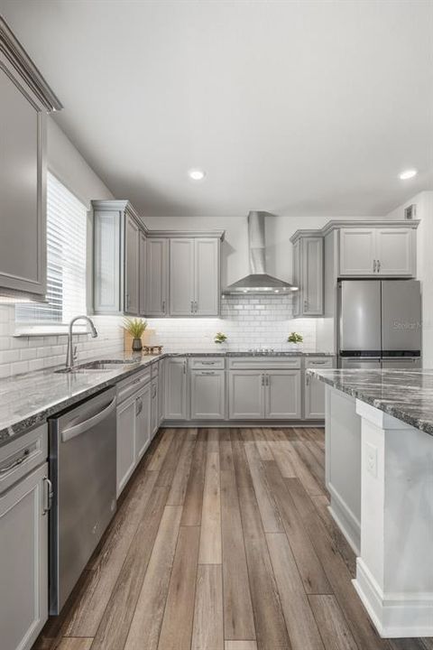 Active With Contract: $551,000 (3 beds, 2 baths, 2224 Square Feet)