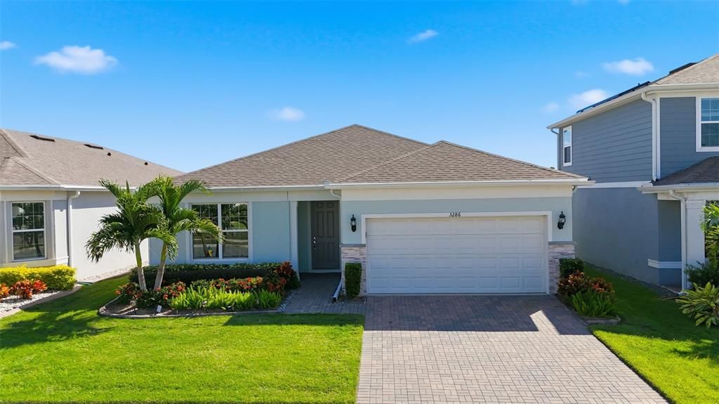 Active With Contract: $551,000 (3 beds, 2 baths, 2224 Square Feet)