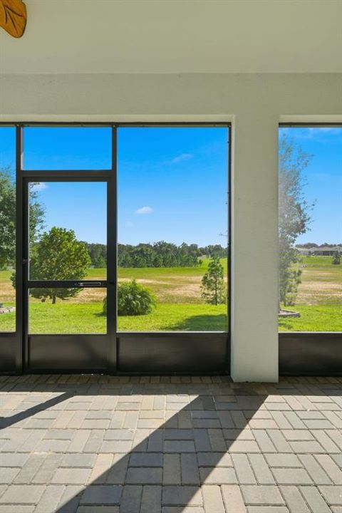 Active With Contract: $551,000 (3 beds, 2 baths, 2224 Square Feet)