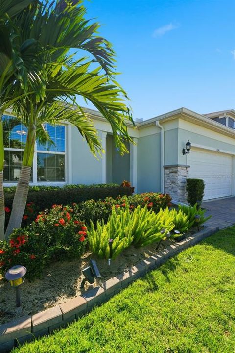 Active With Contract: $551,000 (3 beds, 2 baths, 2224 Square Feet)