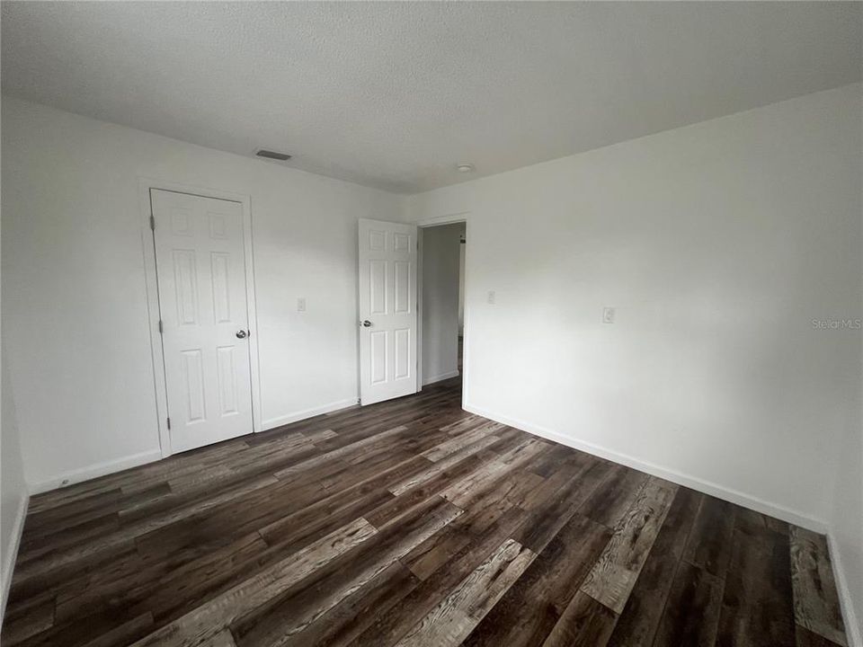 合同活跃: $1,150 (1 贝兹, 1 浴室, 650 平方英尺)