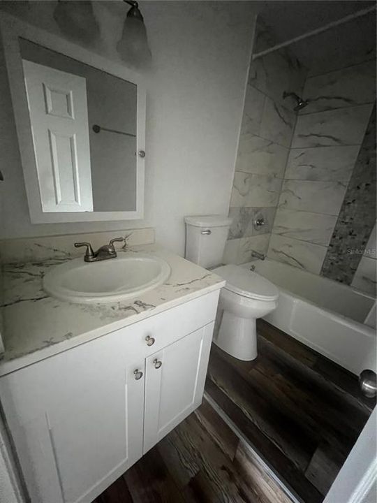 合同活跃: $1,150 (1 贝兹, 1 浴室, 650 平方英尺)