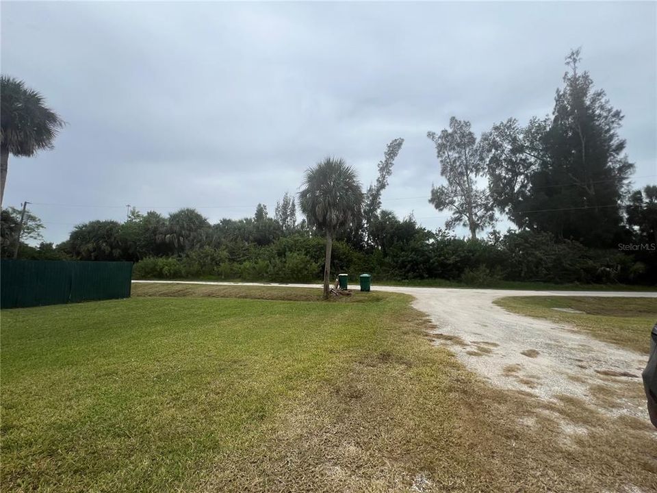 合同活跃: $1,150 (1 贝兹, 1 浴室, 650 平方英尺)