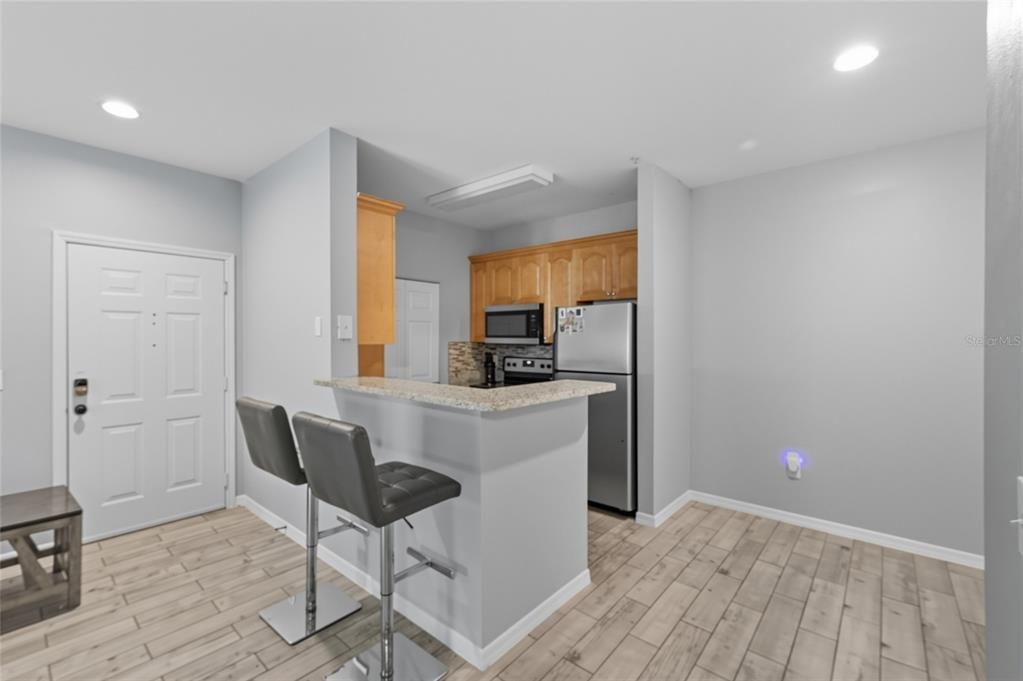 For Sale: $149,900 (1 beds, 1 baths, 598 Square Feet)