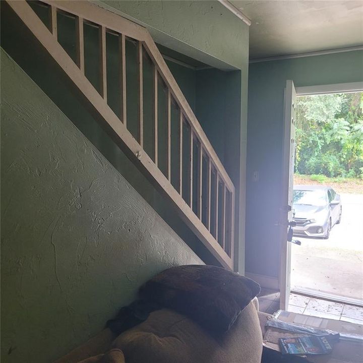 待售: $109,000 (2 贝兹, 1 浴室, 900 平方英尺)