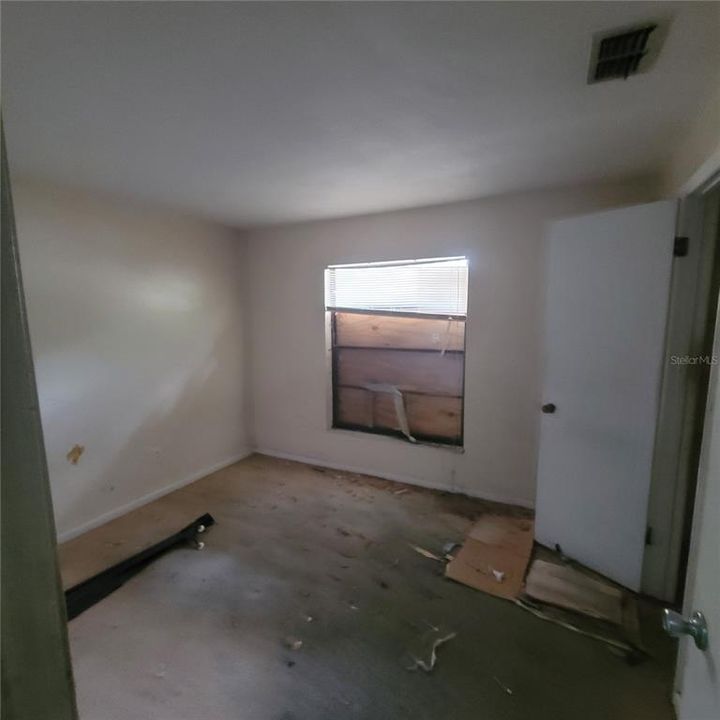 待售: $109,000 (2 贝兹, 1 浴室, 900 平方英尺)